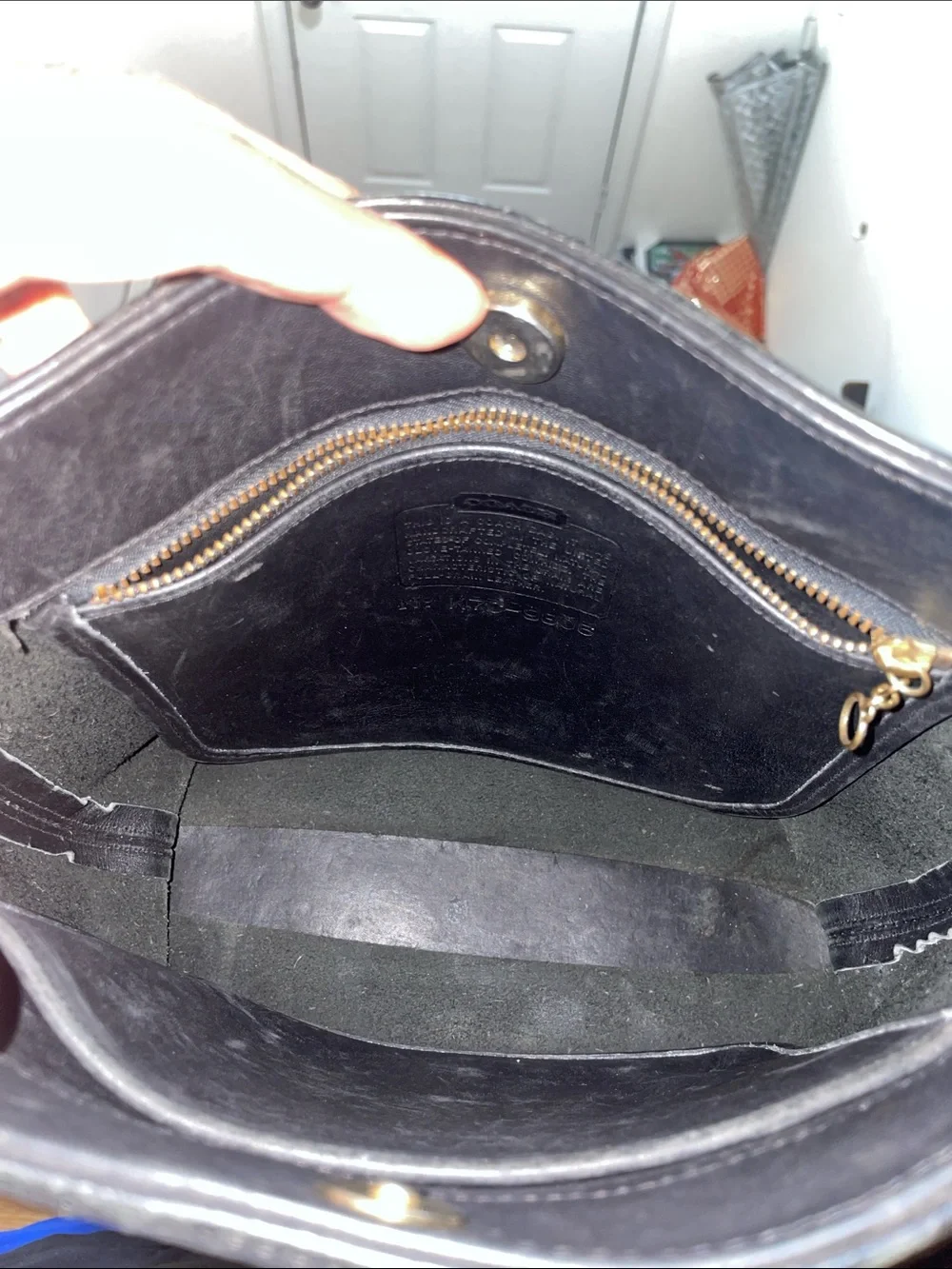 Vintage Coach Equestrian Slim Bucket 9806 Black Leather Shoulder Bag